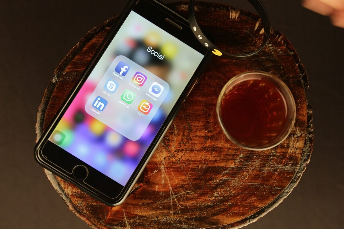 Smartphone 6372154 1280